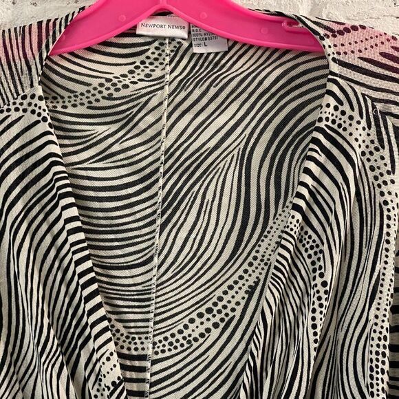 Newport News Animal Print Ruched Blouse Large - Picture 2 of 9